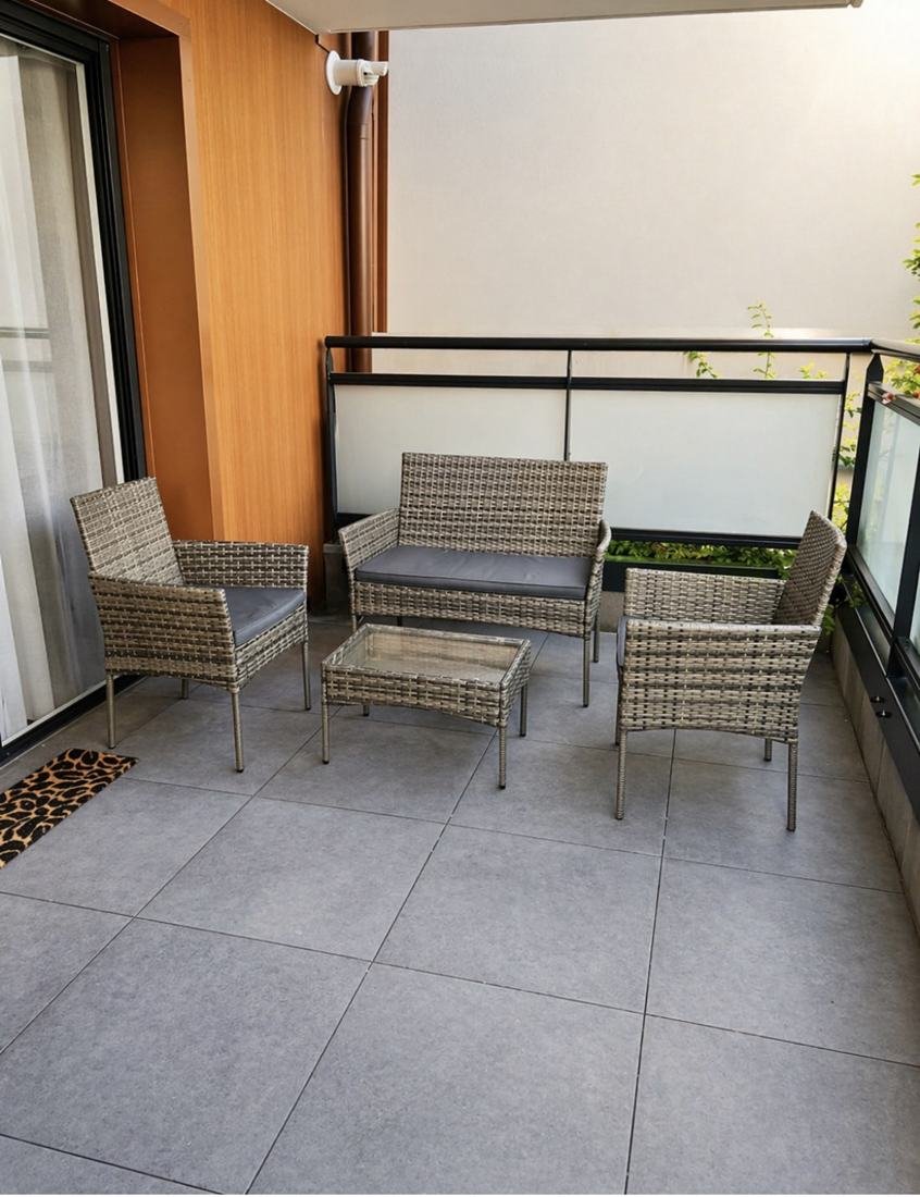 Terrasse aménagée avec mobilier extérieur